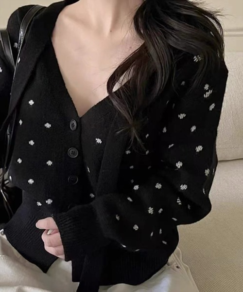 STAY MOTION（ステイモーション）の「ドット柄Vネックカーディガン［韓国ファッション ガーリー リボン］≪AW新作≫（カーディガン/ボレロ・レディース・ブラック/アイボリー・F）」の2枚目の写真