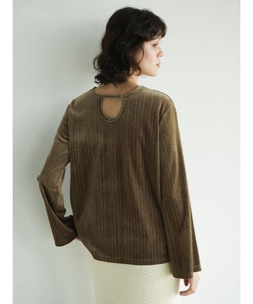 FIKA.(フィーカ)の「Lame velour back cut top(Tシャツ/カットソー・レディース・チャコール/ベージュ/モカ・MEDIUM)」の5枚目の写真