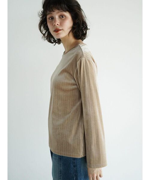 FIKA.(フィーカ)の「Lame velour back cut top(Tシャツ/カットソー・レディース・チャコール/ベージュ/モカ・MEDIUM)」の11枚目の写真