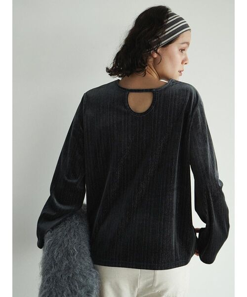 FIKA.(フィーカ)の「Lame velour back cut top(Tシャツ/カットソー・レディース・チャコール/ベージュ/モカ・MEDIUM)」の18枚目の写真