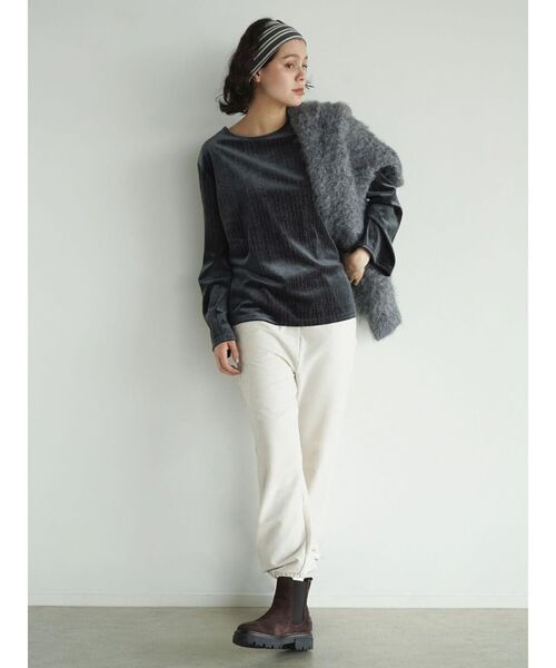 FIKA.(フィーカ)の「Lame velour back cut top(Tシャツ/カットソー・レディース・チャコール/ベージュ/モカ・MEDIUM)」の20枚目の写真