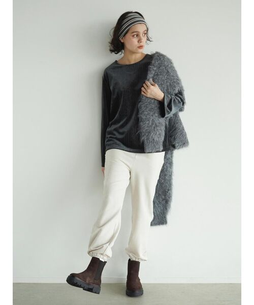 FIKA.(フィーカ)の「Lame velour back cut top(Tシャツ/カットソー・レディース・チャコール/ベージュ/モカ・MEDIUM)」の21枚目の写真