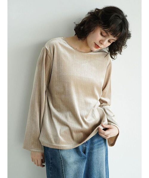 FIKA.(フィーカ)の「Lame velour back cut top(Tシャツ/カットソー・レディース・チャコール/ベージュ/モカ・MEDIUM)」の2枚目の写真