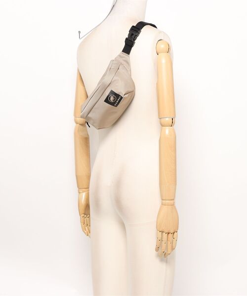 ARCHIVER(アーカイバ)の「【RES】【 MAMMUT (マムート)】Xeron Classic Waistpack(ボディバッグ/ウエストポーチ・レディース・グリーン/ベージュ/ブラック・FREE)」の4枚目の写真