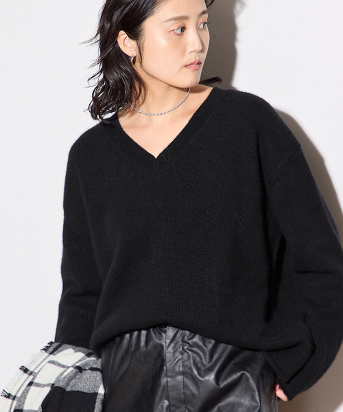 ダリ　Cニット　ブラック R2W/アールツーダブリュー】CECILY CASH LOOSE V NECK KN：ニット