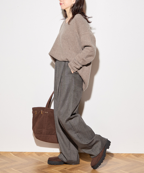 journal standard L'essage（ジャーナルスタンダードレサージュ）の「【R2W/アールツーダブリュー】CECILY CASH LOOSE V NECK KN：ニット（ニット/セーター・レディース・ブラック/ブラウン・1）」の10枚目の写真