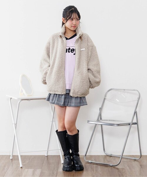 algy(アルジー)の「柔らかボアブルゾン(ブルゾン・キッズ・ベージュ/ブラック/アイボリー・XX-SMALL/X-SMALL/SMALL/MEDIUM)」の4枚目の写真