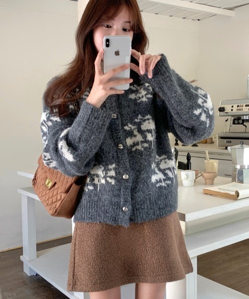 Vipoa(ヴィポア)の「Fair Isle flower knit cardigan(カーディガン/ボレロ・レディース・グリーン系その他/グレー・FREE)」の15枚目の写真
