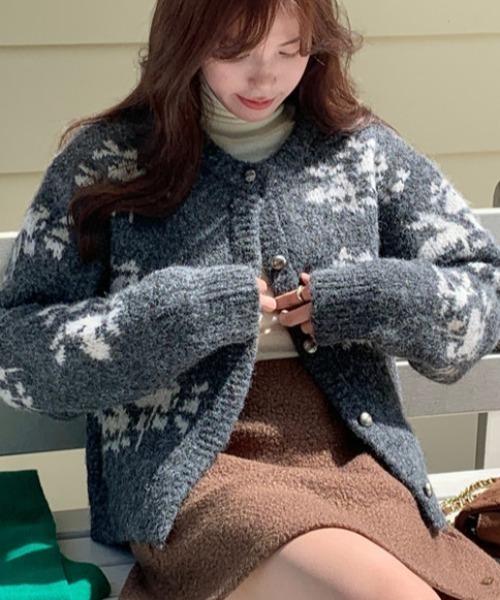 Vipoa(ヴィポア)の「Fair Isle flower knit cardigan(カーディガン/ボレロ・レディース・グリーン系その他/グレー・FREE)」の22枚目の写真