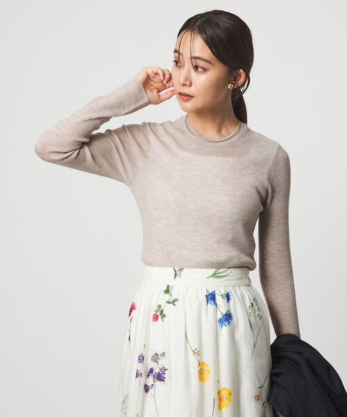 green label relaxing（グリーンレーベルリラクシング）の「ウール シアー リブ クルーネック ニット ウォッシャブル（ニット/セーター・レディース・オフホワイト/ライトピンク/ダークグレー/ベージュ・FREE）」の3枚目の写真