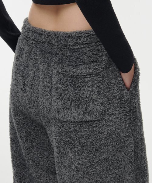 MUSINSA STANDARD WOMAN（ムシンサスタンダードウーマン）の「ウィメンズシャギーフリースワイドラウンジパンツ[チャコールグレー]（その他パンツ・レディース・その他・SMALL/MEDIUM/LARGE/X-SMALL）」の7枚目の写真