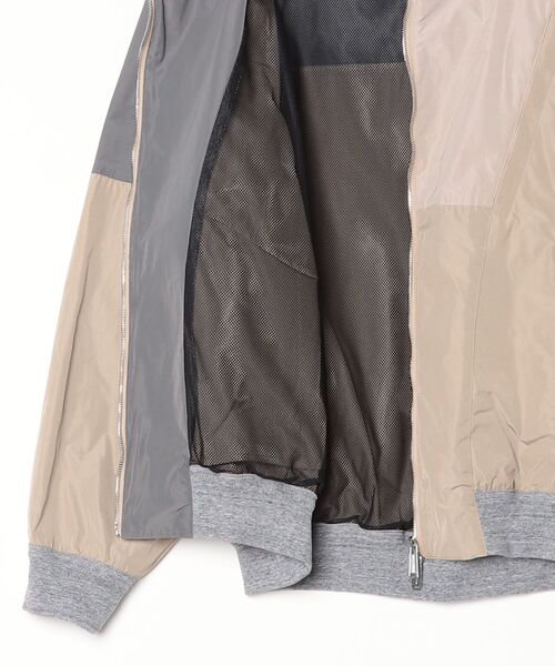 DSQUARED2（ディースクエアード）の「Nylon Hooded Bomber/0252（ナイロンジャケット・メンズ・ベージュ・46）」の3枚目の写真