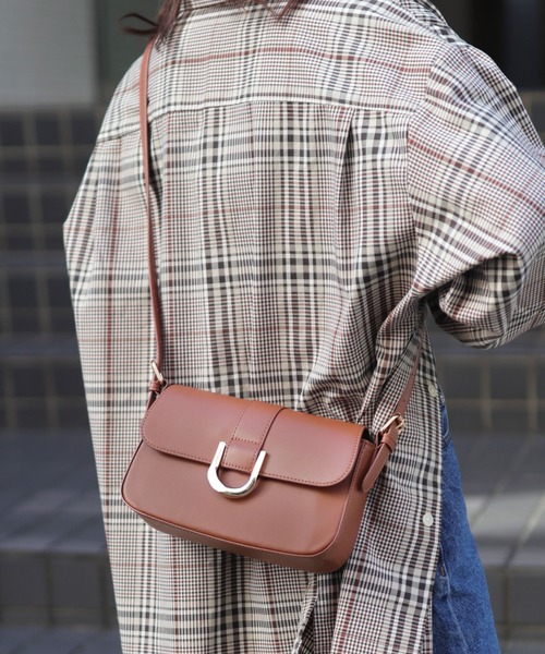 florist（フローリスト）の「【新色】2way/3way ホースシューエナメル/シュリンクレザーハンドバッグ/ショルダーバッグ（ハンドバッグ・レディース・ピンク系1/ブラック系1/グレー系1/ブラック系2/ブラウン系1/ホワイト系1/ダークブラウン系1/レッド系2・FREE）」の17枚目の写真