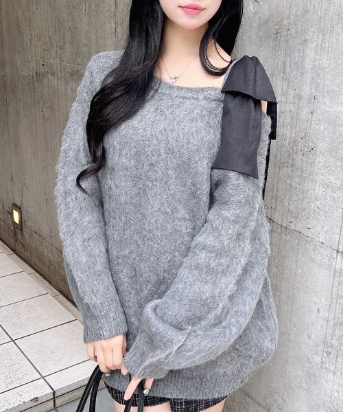 INGNI（イング）の「肩リボンワンショルシャギーチュニックニット（チュニック・レディース・アイボリー系3/チャコールグレー×ブラック/ワイン系4/ブルー系2・M）」の2枚目の写真