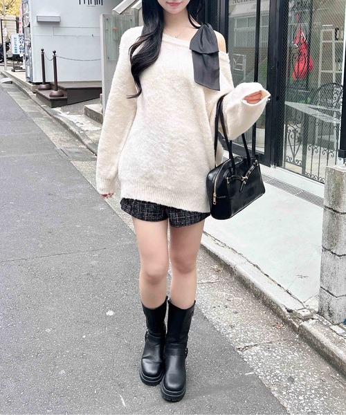 INGNI（イング）の「肩リボンワンショルシャギーチュニックニット（チュニック・レディース・アイボリー系3/チャコールグレー×ブラック/ワイン系4/ブルー系2・M）」の17枚目の写真