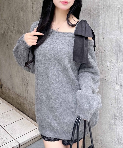 INGNI（イング）の「肩リボンワンショルシャギーチュニックニット（チュニック・レディース・アイボリー系3/チャコールグレー×ブラック/ワイン系4/ブルー系2・M）」の7枚目の写真