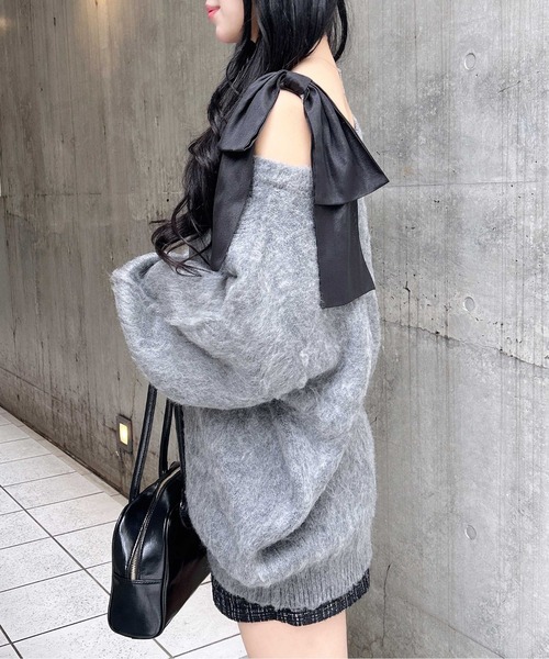 INGNI（イング）の「肩リボンワンショルシャギーチュニックニット（チュニック・レディース・アイボリー系3/チャコールグレー×ブラック/ワイン系4/ブルー系2・M）」の9枚目の写真