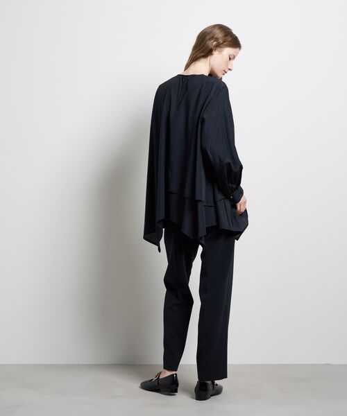 LANVIN en Bleu（ランバンオンブルー）の「トリアセローンフレアブラウス（シャツ/ブラウス・レディース・オフホワイト/ネイビー・38）」の5枚目の写真