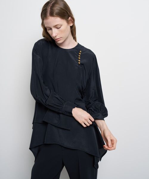 LANVIN en Bleu（ランバンオンブルー）の「トリアセローンフレアブラウス（シャツ/ブラウス・レディース・オフホワイト/ネイビー・38）」の6枚目の写真