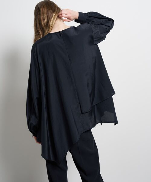 LANVIN en Bleu（ランバンオンブルー）の「トリアセローンフレアブラウス（シャツ/ブラウス・レディース・オフホワイト/ネイビー・38）」の8枚目の写真