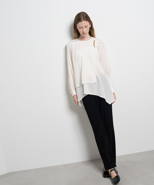 LANVIN en Bleu（ランバンオンブルー）の「トリアセローンフレアブラウス（シャツ/ブラウス・レディース・オフホワイト/ネイビー・38）」の14枚目の写真