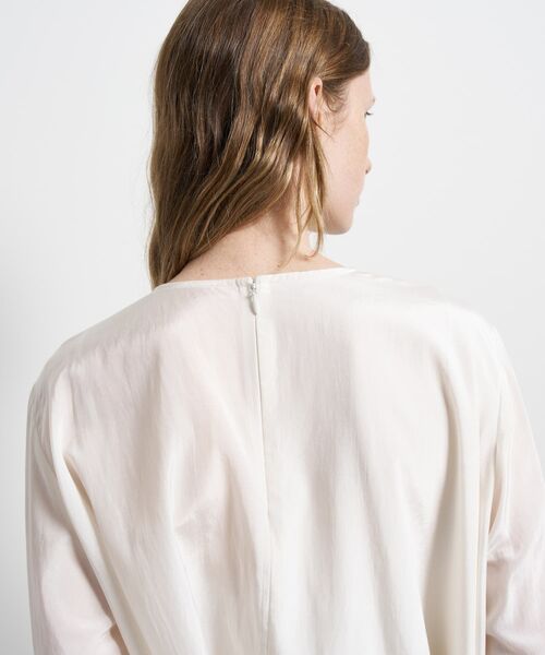 LANVIN en Bleu（ランバンオンブルー）の「トリアセローンフレアブラウス（シャツ/ブラウス・レディース・オフホワイト/ネイビー・38）」の18枚目の写真
