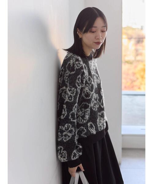 Samansa Mos2 blue（サマンサモスモスブルー）の「花柄シャギーニットプルオーバー（ニット/セーター・レディース・ブラック/オフホワイト/グレー・F）」の11枚目の写真