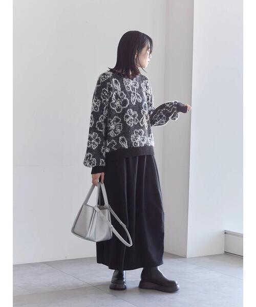 Samansa Mos2 blue（サマンサモスモスブルー）の「花柄シャギーニットプルオーバー（ニット/セーター・レディース・ブラック/オフホワイト/グレー・F）」の13枚目の写真