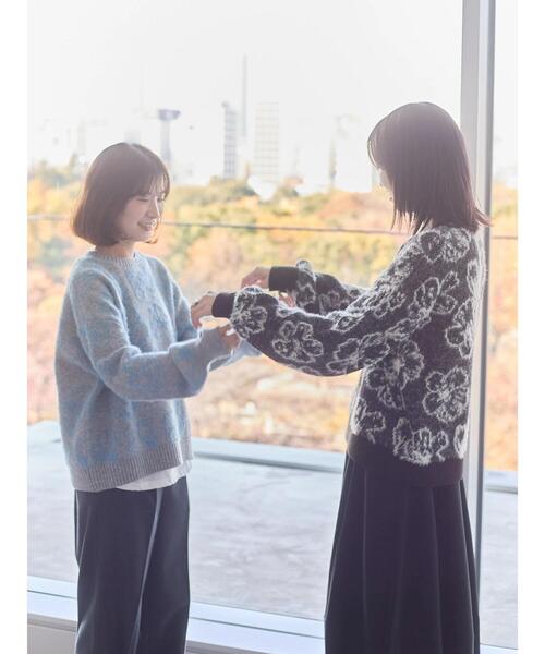 Samansa Mos2 blue（サマンサモスモスブルー）の「花柄シャギーニットプルオーバー（ニット/セーター・レディース・ブラック/オフホワイト/グレー・F）」の21枚目の写真