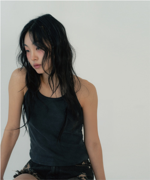 ZIZEMUSEUM（ジゼミュージアム）の「GARMENT DYING HALTER NECK SLEEVLESS (CHARCOAL GRAY)（Tシャツ/カットソー・レディース・その他・SMALL/MEDIUM）」の2枚目の写真