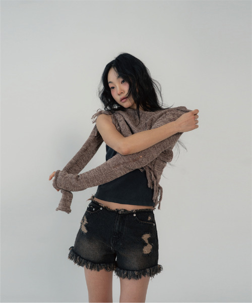 ZIZEMUSEUM（ジゼミュージアム）の「GARMENT DYING HALTER NECK SLEEVLESS (CHARCOAL GRAY)（Tシャツ/カットソー・レディース・その他・SMALL/MEDIUM）」の4枚目の写真