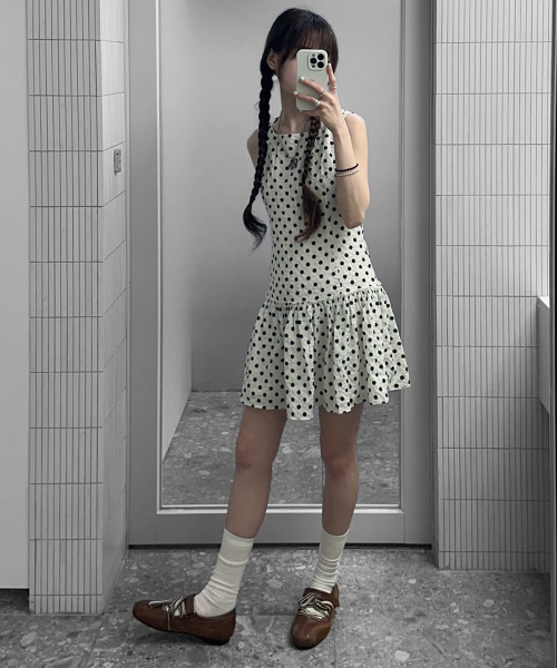 FORRR(フォルンルン)の「Lace Strap Maryjane - 4Color(スニーカー・レディース・ブラウン/シルバー/ブラック/ダークブラウン・23cm/24cm/25cm)」の5枚目の写真