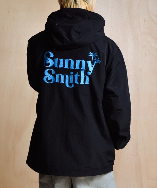 Sunny Smith(サニースミス)の「【Sunny Smith】【ポケッタブル】 コットンライクナイロン ヤシの木ロゴ刺繍 アノラックパーカ(その他アウター・メンズ・ネイビー/ブラック・MEDIUM/LARGE)」の5枚目の写真
