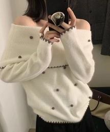 ドットモチーフオフショルニットトップス