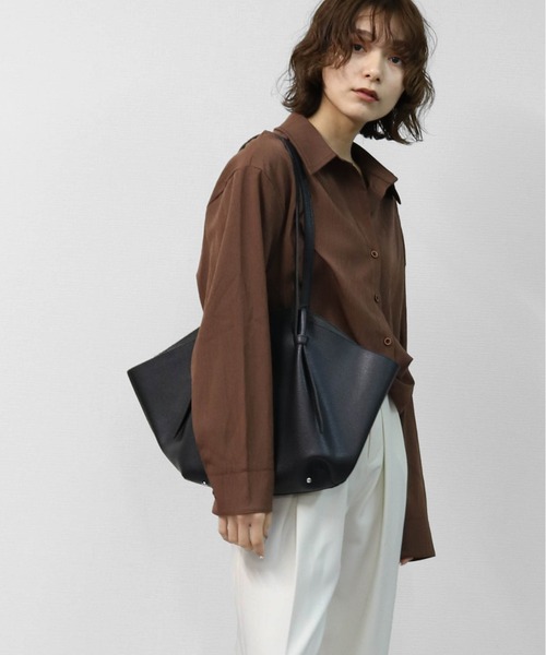 THE CELL.（ザセルドット）の「エコレザートートバッグ ミニポーチ付き　ECO LEATHER TOTE BAG（トートバッグ・レディース・ベージュ/ブラック/ブラウン・FREE）」の13枚目の写真