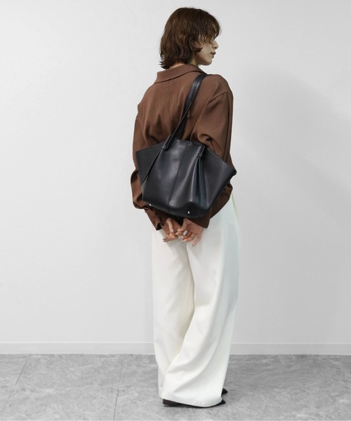 THE CELL.（ザセルドット）の「エコレザートートバッグ ミニポーチ付き　ECO LEATHER TOTE BAG（トートバッグ・レディース・ベージュ/ブラック/ブラウン・FREE）」の15枚目の写真