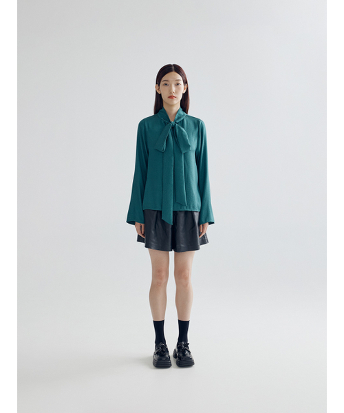 BOMNAL BOUTIQUE(ボムナルブティック)の「レオパードタイブラウス _ ディープグリーン(シャツ/ブラウス・レディース・その他・SMALL/MEDIUM)」の1枚目の写真