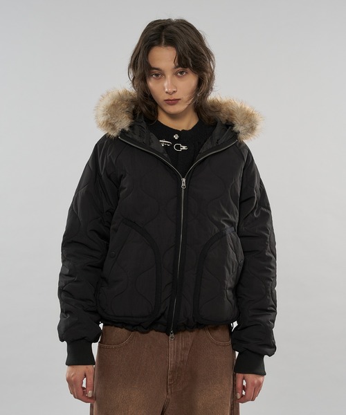 WISH FOR EVER（ウィッシュフォーエバー）の「【 3color/ 3size 】2WAY DRAW CODE QUILTING FAKE FUR HOOD JACKET（ブルゾン・メンズ・ブラック/カーキ/ライトブルー・MEDIUM/SMALL/LARGE）」の16枚目の写真