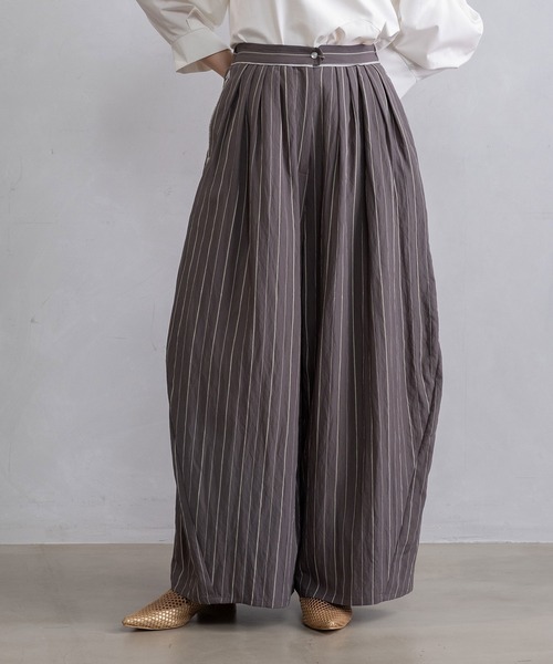 MARECHAL TERRE(マルシャルテル)の「ウエスタンタックワイドコクーンパンツ(その他パンツ・レディース・ブラック/ネイビー/チャコールグレー/ピンク・MEDIUM)」の3枚目の写真