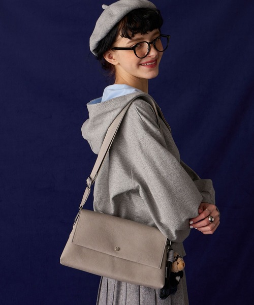 BONLECILL Marche(ボンルシールマルシェ)の「【BONLECILL Marche】2wayフラップショルダーバッグ/ボディバッグ(ショルダーバッグ・レディース・アイボリー/ブラック/キャメル/グレー・FREE)」の20枚目の写真