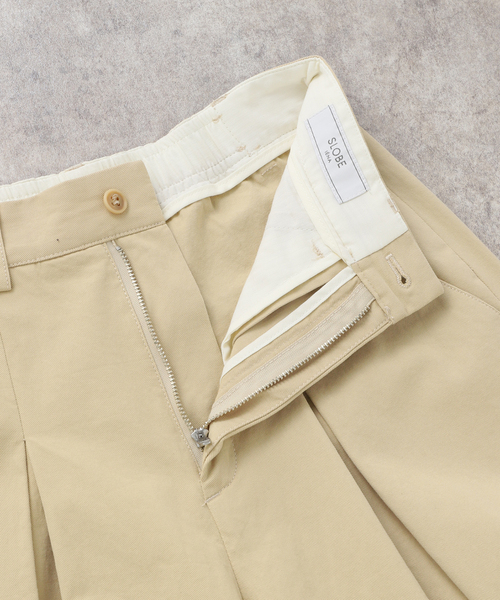 SLOBE IENA（スローブイエナ）の「パウダリーチノタックカーブトラウザー（チノパンツ・レディース・ベージュ/ホワイト・38/36）」の9枚目の写真