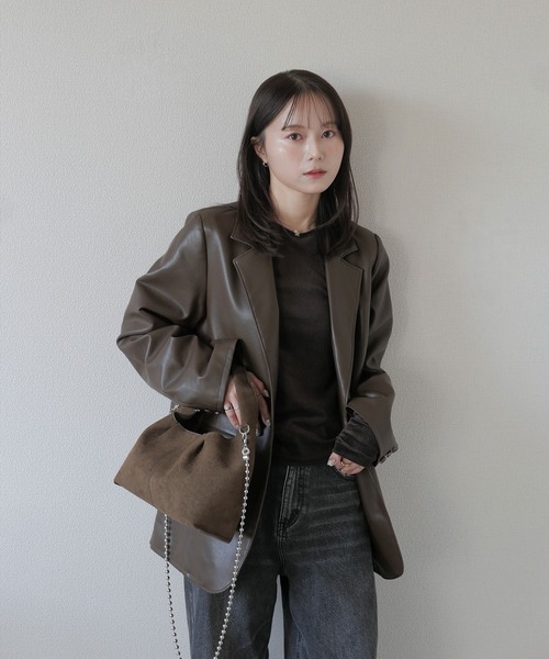 Reurie'（レウリィ）の「【500mlペットボトル収納可能】オリジナルボールチェーンスエードバッグ / ワンハンドル ホーボーバッグ シンプル カジュアル モード きれいめ（ショルダーバッグ・レディース・ブラウン/ブラック・FREE）」の21枚目の写真