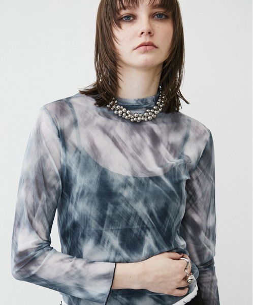 MONOe（モノエ）の「【ロングシーズン活躍】アソート柄ハイネックシアートップス（シャツ/ブラウス・レディース・ブルー/グレー/ブラック・FREE）」の3枚目の写真