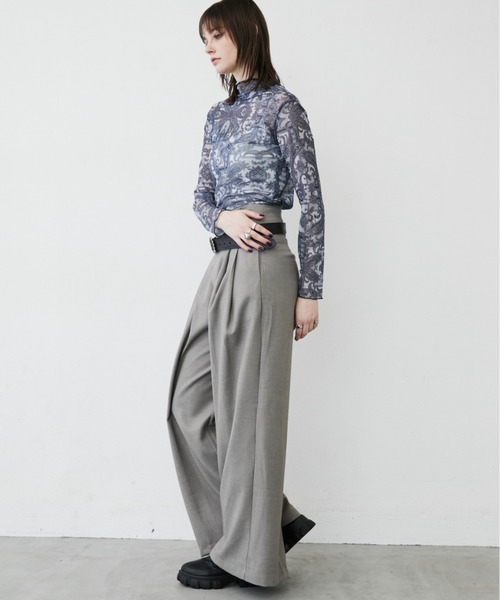 MONOe（モノエ）の「【ロングシーズン活躍】アソート柄ハイネックシアートップス（シャツ/ブラウス・レディース・ブルー/グレー/ブラック・FREE）」の5枚目の写真