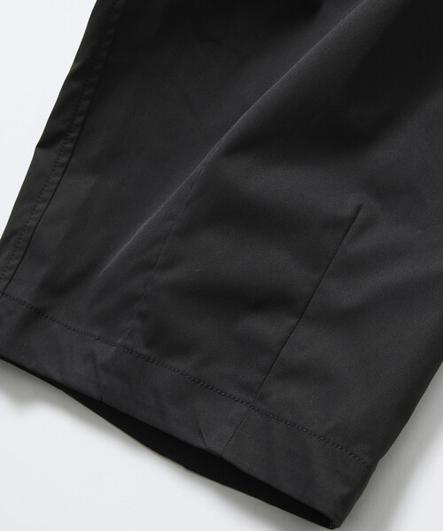 FREAK'S STORE(フリークスストア)の「限定展開 Easy Care Fabric ワイドシルエット ポリチノ ツータック スリークウォーター バレルショーツ(その他パンツ・メンズ・チャコールグレー/ネイビー/ベージュ/ブラック/オリーブ・LARGE/MEDIUM/SMALL)」の11枚目の写真