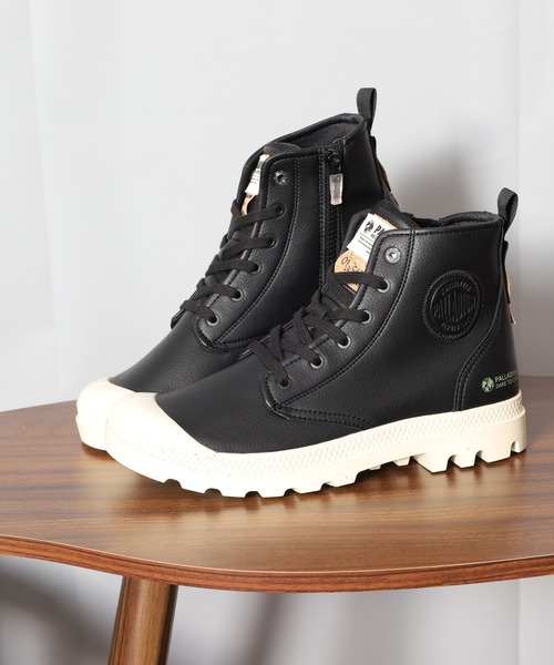 PALLADIUM（パラディウム）の「PAMPA HI RE-VEGN LTH パンパ ハイ リビーガン ブーツ（ブーツ・メンズ・ブラック/ホワイト・23.5cm/24cm/24.5cm/25cm/25.5cm/26.5cm/27cm/27.5cm/28cm/29cm/22.5cm）」の3枚目の写真