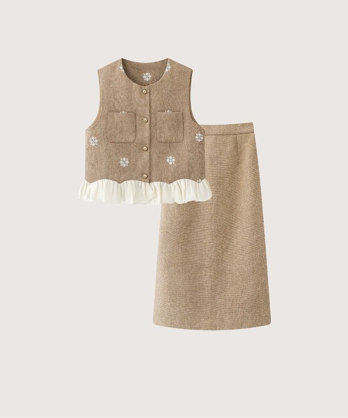 LA POMME petit(ラポミ・プチ)の「Flare Embroidery Vest Set Up(セットアップ・レディース・ベージュ・LARGE/MEDIUM/SMALL)」の1枚目の写真