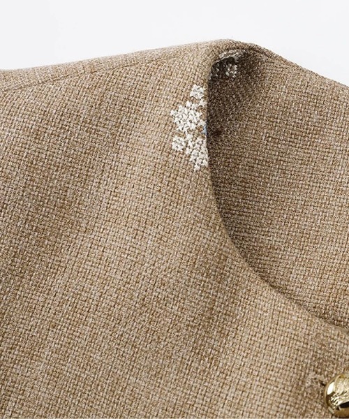 LA POMME petit(ラポミ・プチ)の「Flare Embroidery Vest Set Up(セットアップ・レディース・ベージュ・LARGE/MEDIUM/SMALL)」の4枚目の写真