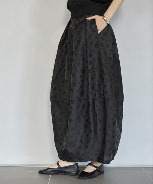 Firsthand（ファーストハンド）の「Firsthand/ファーストハンド フラワー シアージャガード コクーン スカート（スカート・レディース・その他/ブラック・MEDIUM/SMALL）」の3枚目の写真