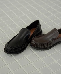 lawgy（ラウジー）の「gathered toe accent loafer / ギャザードトゥアクセントローファー（ローファー）」